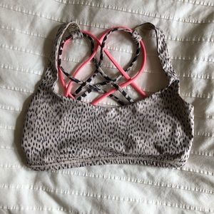 Lululemon free to be wild bra - size 4,  no tags